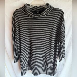 Talbots Women 3/4 Sleeve Pullover Sweater Striped  with pockets Large gray Black